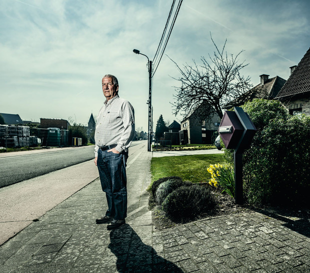 DIRK: 'Nee.  De straatnaam mag blijven zoals hij is. Laat het rusten.'